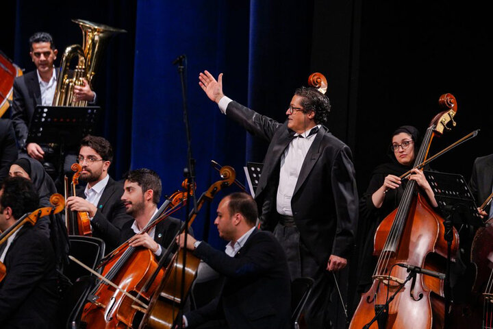 رهبر ارکستر سمفونیک صداوسیما چند روز پس از برگزاری تازه‌ترین کنسرت این مجموعه موسیقایی، کناره‌گیری خود را از این سمت اعلام کرد.